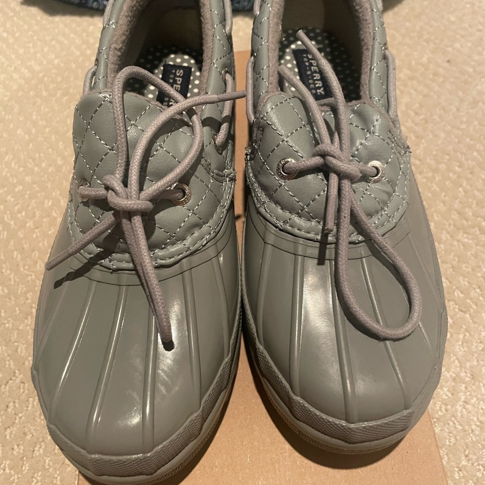 new with box sperry duck shoes size 6